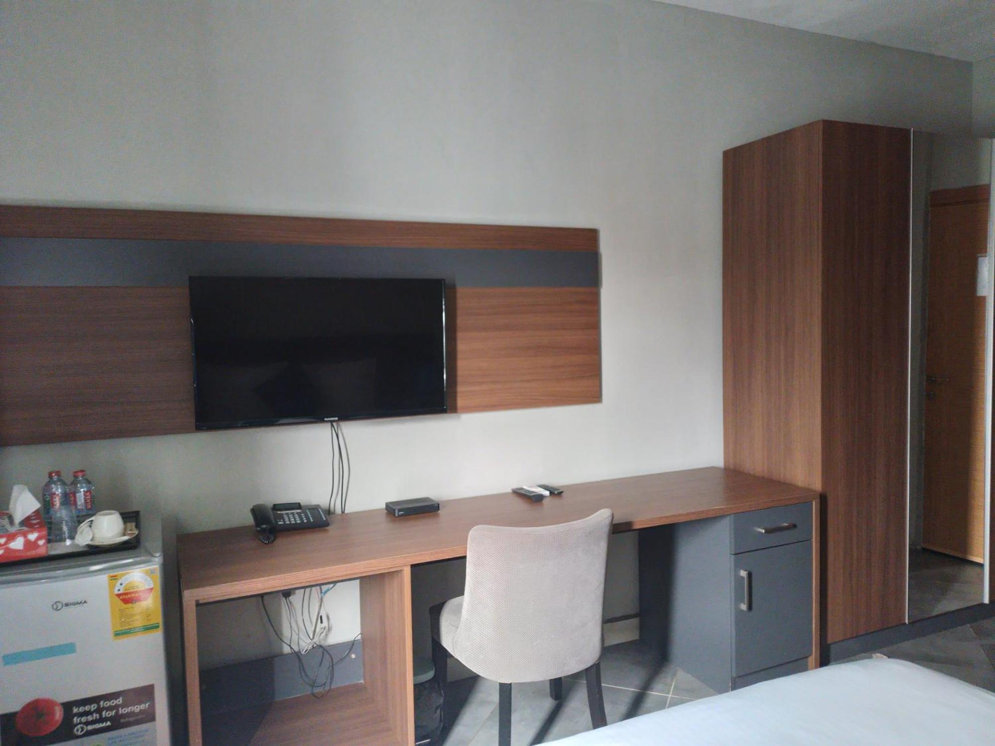 Euro Homes Hotel Аккра Екстер'єр фото